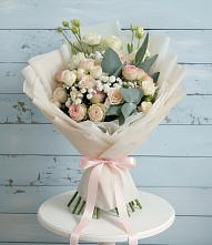 Букет цветов из:  Розы и Лизиантусы в Горетово