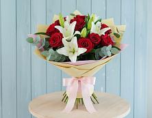 Букет цветов из:  Лилии и Розы в Горетово