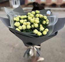 Букет Белые кустовые розы Солинеро в Горетово