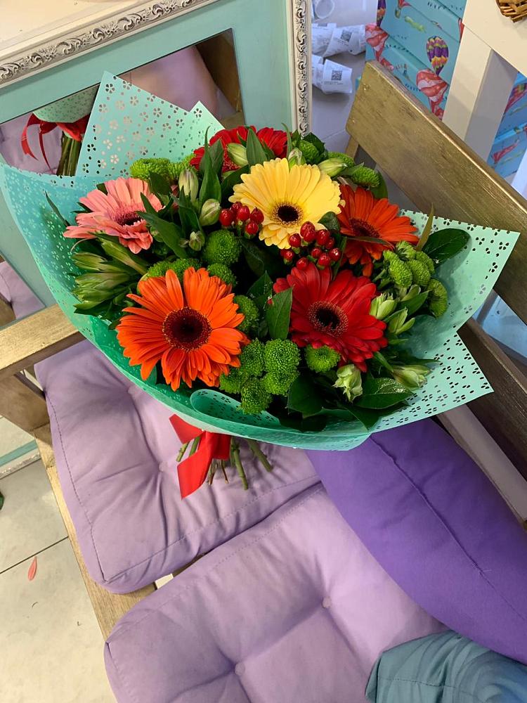 Букет цветов из: Герберы, Хризантемы и Альстромерии в Горетово