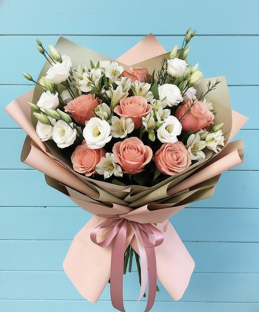 Букет цветов из: Розы, Альстромерии и Лизиантусы в Горетово