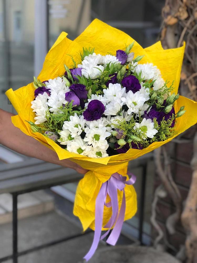 Букет цветов из: Ирисы, Хризантемы и Ромашки в Горетово