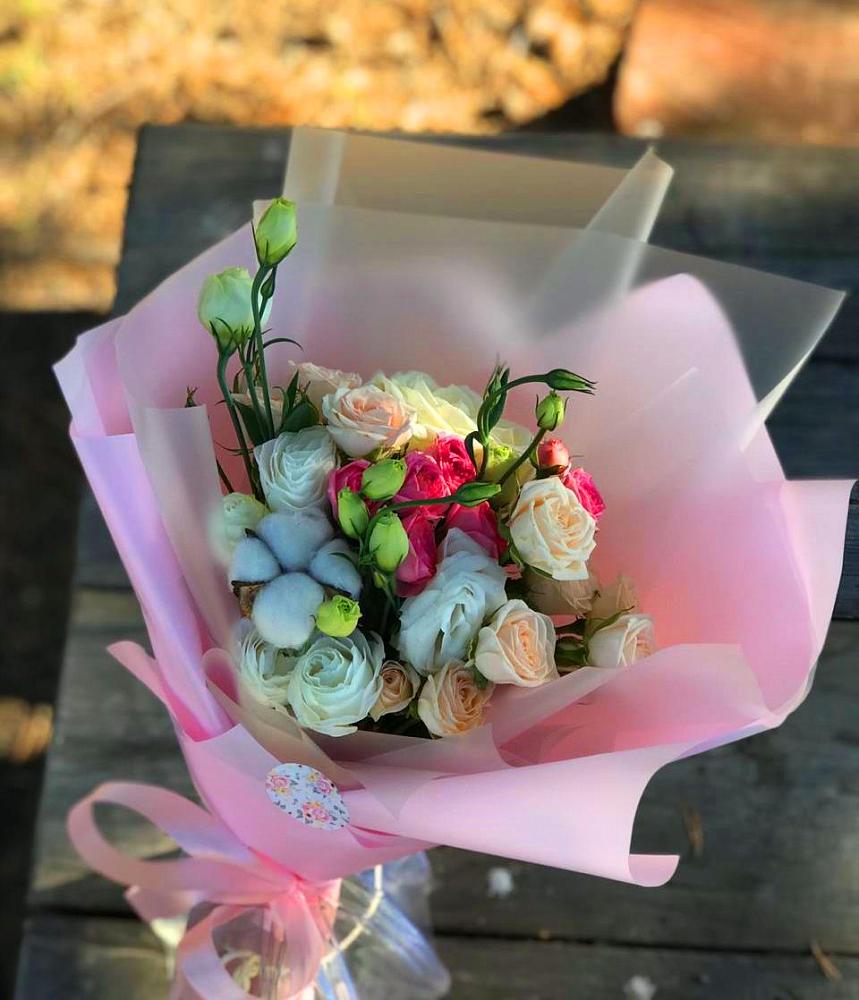 Букет цветов из: Розы и Лизиантусы в Горетово