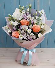 Букет цветов из:  Лизиантусы, Розы, Альстромерии и Гипсофила в Горетово