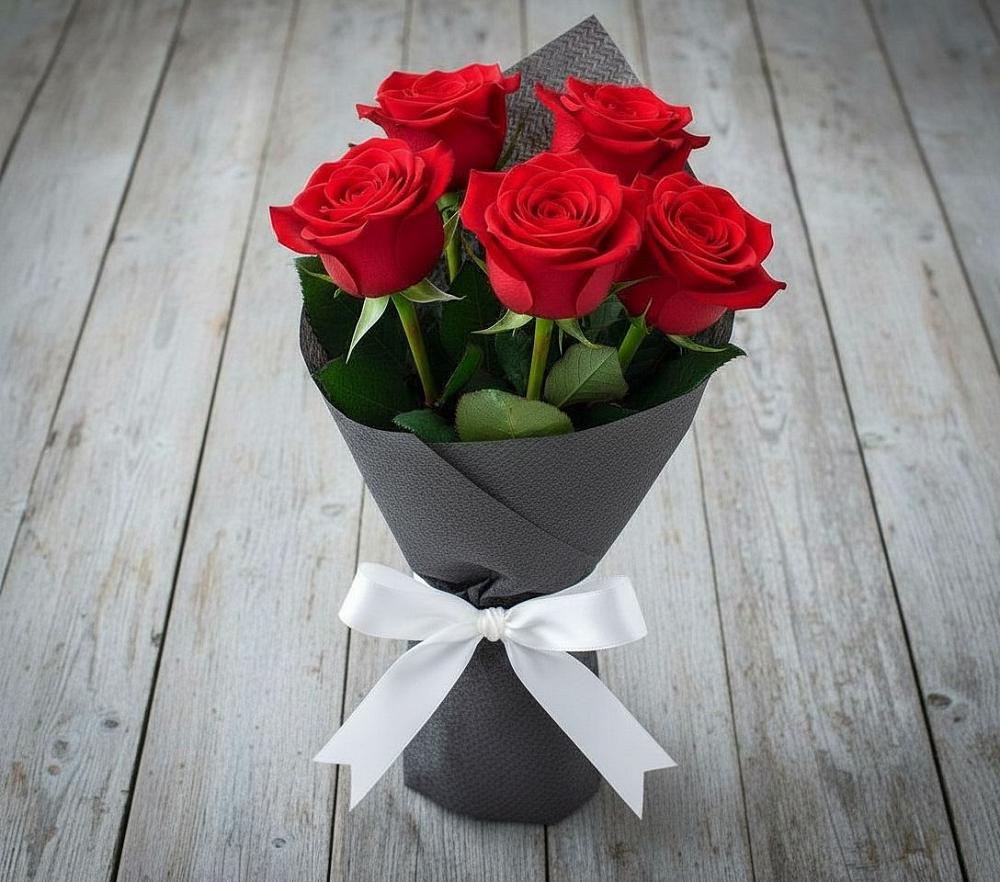 Букет 5 Красных роз Эдлесс Лав в Горетово
