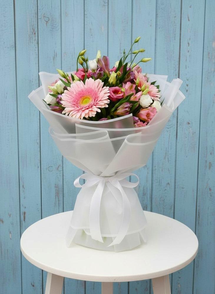 Букет цветов из: Герберы, Альстромерии и Лизиантусы в Горетово