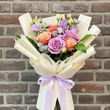 Букет цветов из:  Лизиантусы и Розы в Горетово