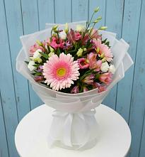 Букет цветов из:  Герберы, Альстромерии и Лизиантусы #REPLACE_PRED# Горетово