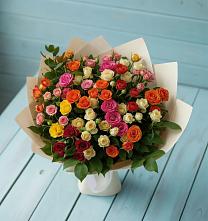 Букет Микс из разноцветных кустовых роз в Горетово