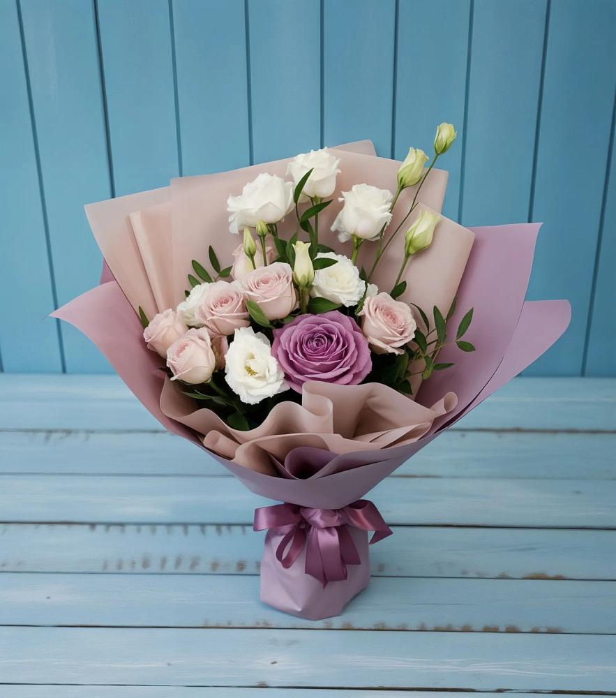 Букет цветов из: Розы и Лизиантусы в Горетово